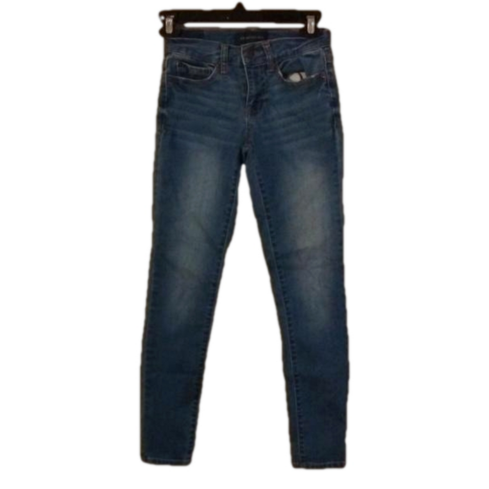 Aeropostale size 00 short legging jean. Great for school and casual events.